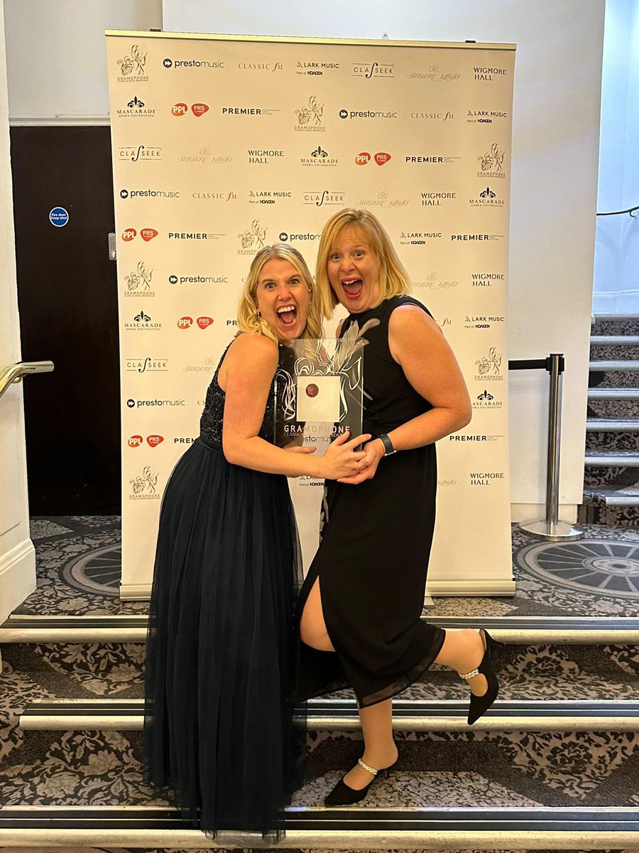 A few smiling faces at the Gramophone Classical Music Awards ceremony last night, held at the De Vere Grand Connaught Rooms in London.😁

In case you missed the memo, Gabrieli's recording of Elgar's 'The Dream of Gerontius' won Best Choral Album of 2024! 🍾

#GramoAwards