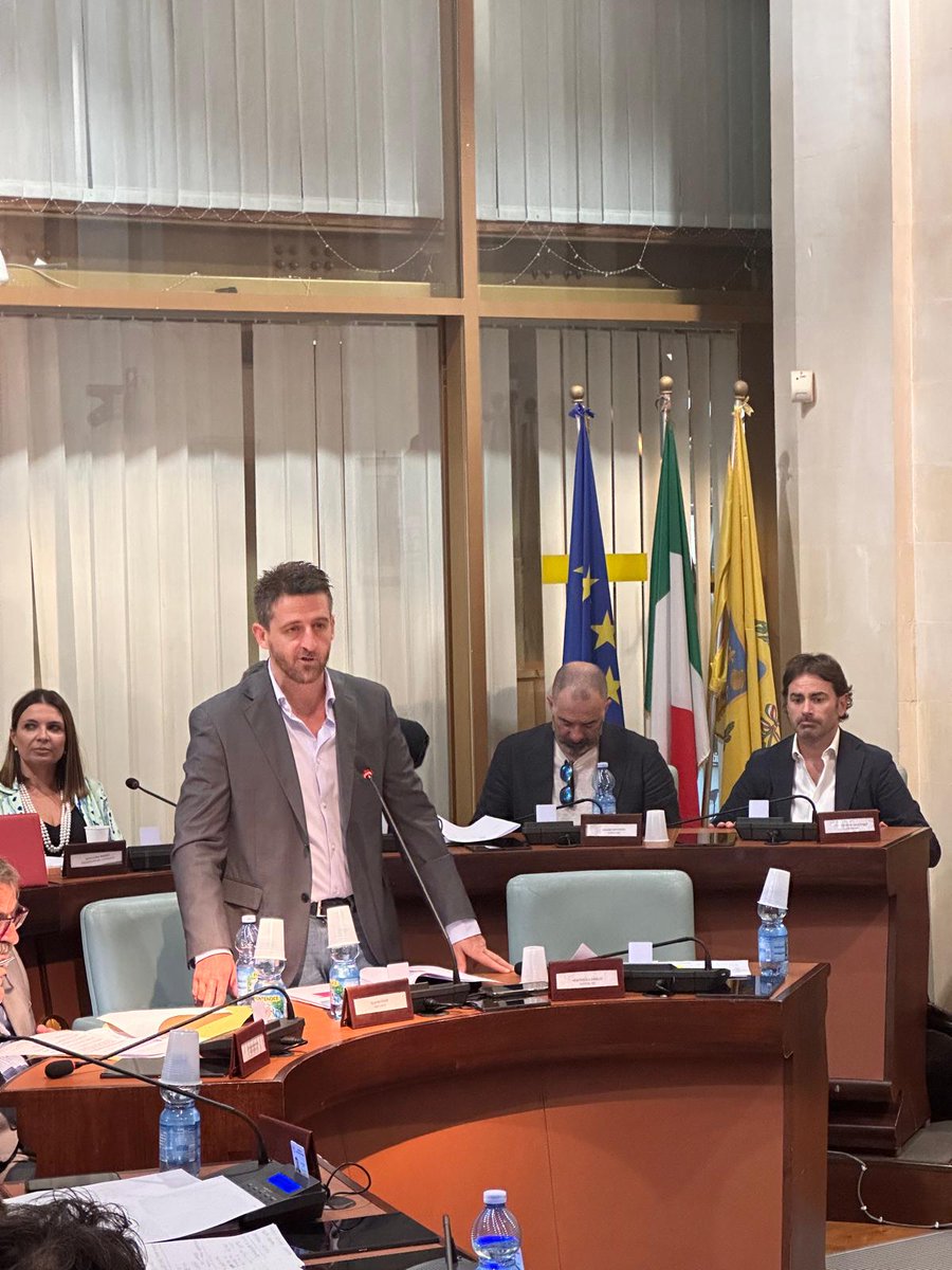 StasiFlavio's tweet photo. Le linee di mandato devono essere coerenti rispetto al #programmaelettorale per il quale si è chiesto il consenso della comunità e quelle approvare ieri in #consigliocomunalemunale lo sono.
Link -> -> https://t.co/nNUEKrRRAY
#coriglianorossano #calabria https://t.co/V2jtNsB1G3