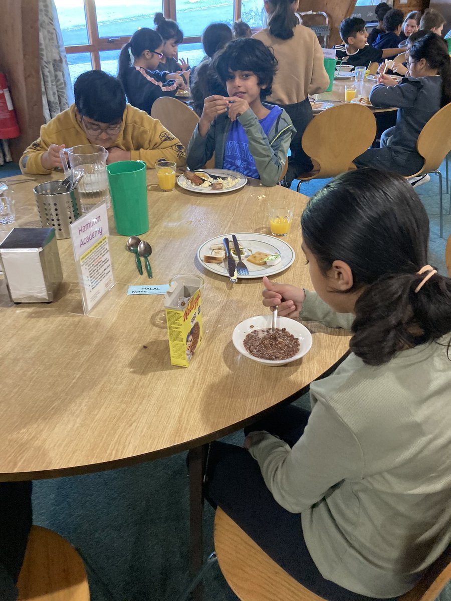 Hungry children? No problem, we have toast, cereal, yoghurt, fruit, eggs, sausages, bacon and potato waffles to choose from. Or, just have everything!!!!!