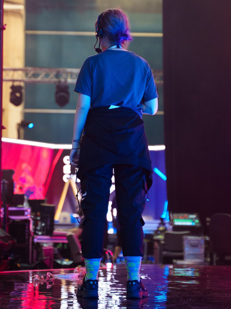 Hey gang, I'm currently looking for work! I love working across most roles in esports, tv and stage broadcasting. Primarily I am the most experienced in these;

- Directing
- Producing
- Stage/Floor Managing
- Video Editing

My dms are open! Any shares are appreciated 💫