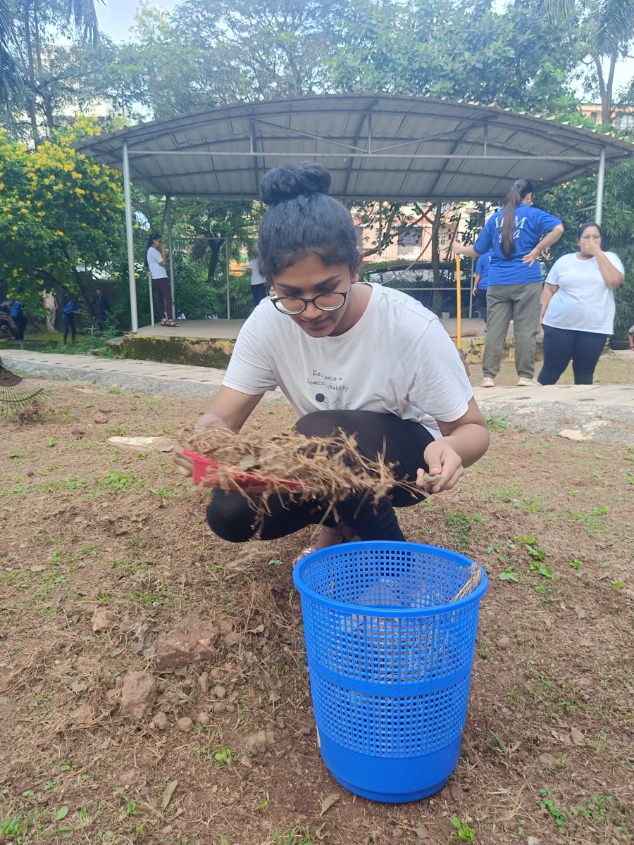 IHMGOA1's tweet photo. On the occasion of Gandhi Jayanti, IHM Goa organized a cleanliness drive, championing environmental sustainability and fostering a healthier atmosphere for all.
#SpecialCampaign4 
@DARPG_GoI @PIBTour @SwachhBharatGoi @tourismgoi @incredibleindia https://t.co/7QH8CLuFdx