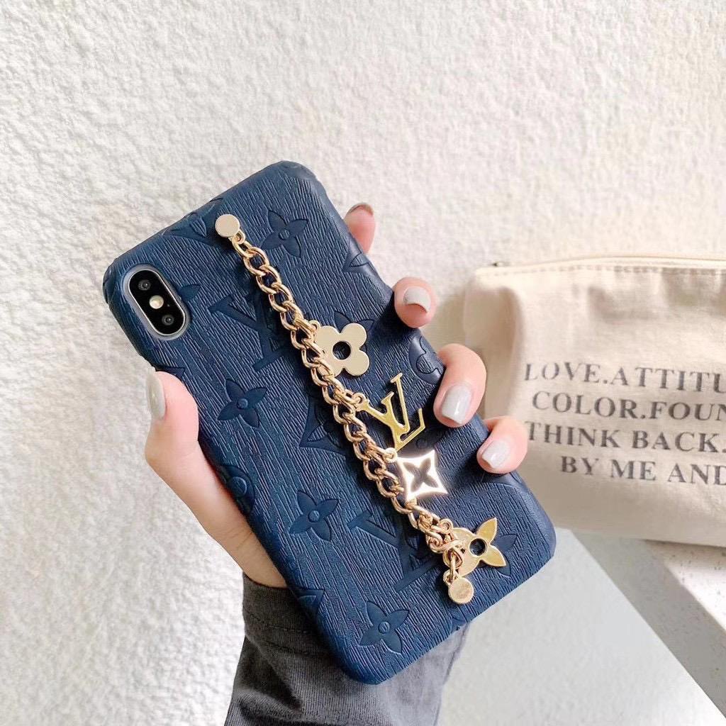 hakkaesthete's tweet image. 🐻[REKOMENDASI CASE HP]🐻
Definisi cute + elegant jadi satu sih ini.  Ah nunggu apa lagi buruan check out sebelum sold😫❤️

🔗Link 
➡️ s.shopee.co.id/5fWSDZPqQv

#CasingHP #Case #Iphone #Android #Rekomendasi #Shopee