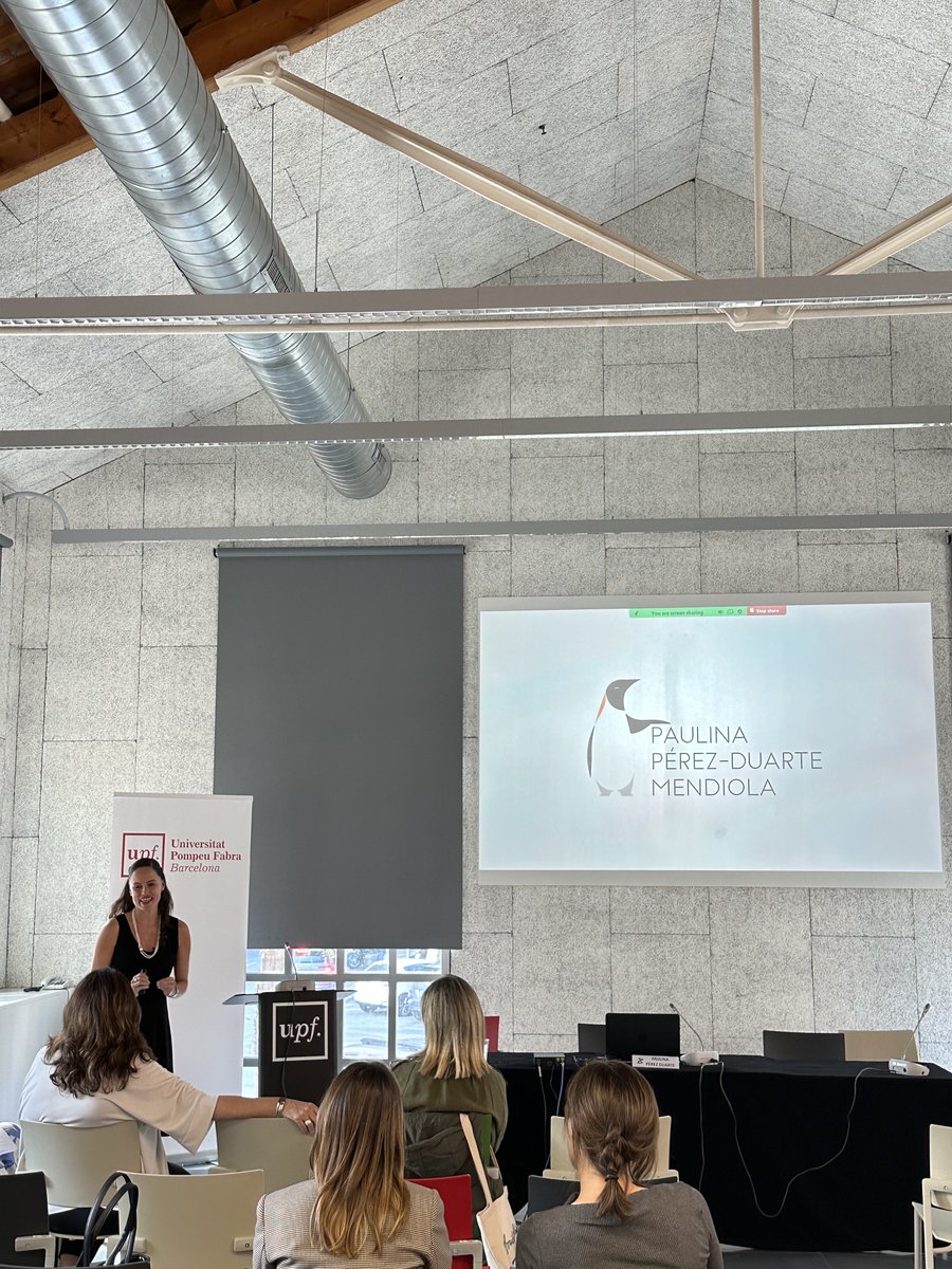 Paulina Pérez-Duarte presenta cómo el juego facilita la comunicación entre los pacientes pediátricos hospitalizados.

Paulina Pérez-Duarte presenta com el joc facilita la comunicació entre els pacients pediàtrics hospitalitzats.

#Healthcom24