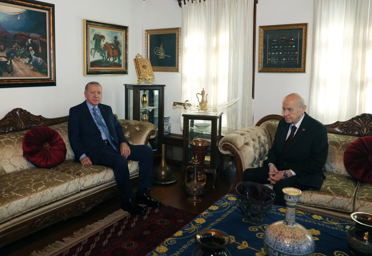 Cumhurbaşkanımız Sayın Recep Tayyip ERDOĞAN, Genel Başkanımız Sayın Devlet BAHÇELİ'yi konutunda ziyaret etti.