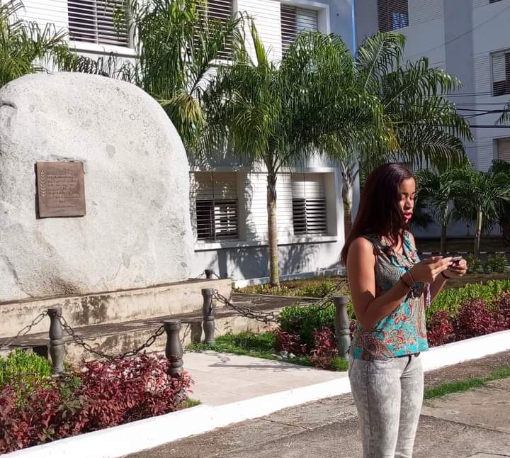 FeuCuba's tweet photo. Este 30 de Septiembre en la @UOCuba se le rindió homenaje a Rafael Trejo González, mártir de la FEU, su legado continúa vigente en los jóvenes universitarios cubanos afirmó Yamaili Almenares, presidenta de la FEU en esta casa de altos estudios.

#SomosFEU
#UnaFEUdelatalladeFrank https://t.co/EpSiEDGdls