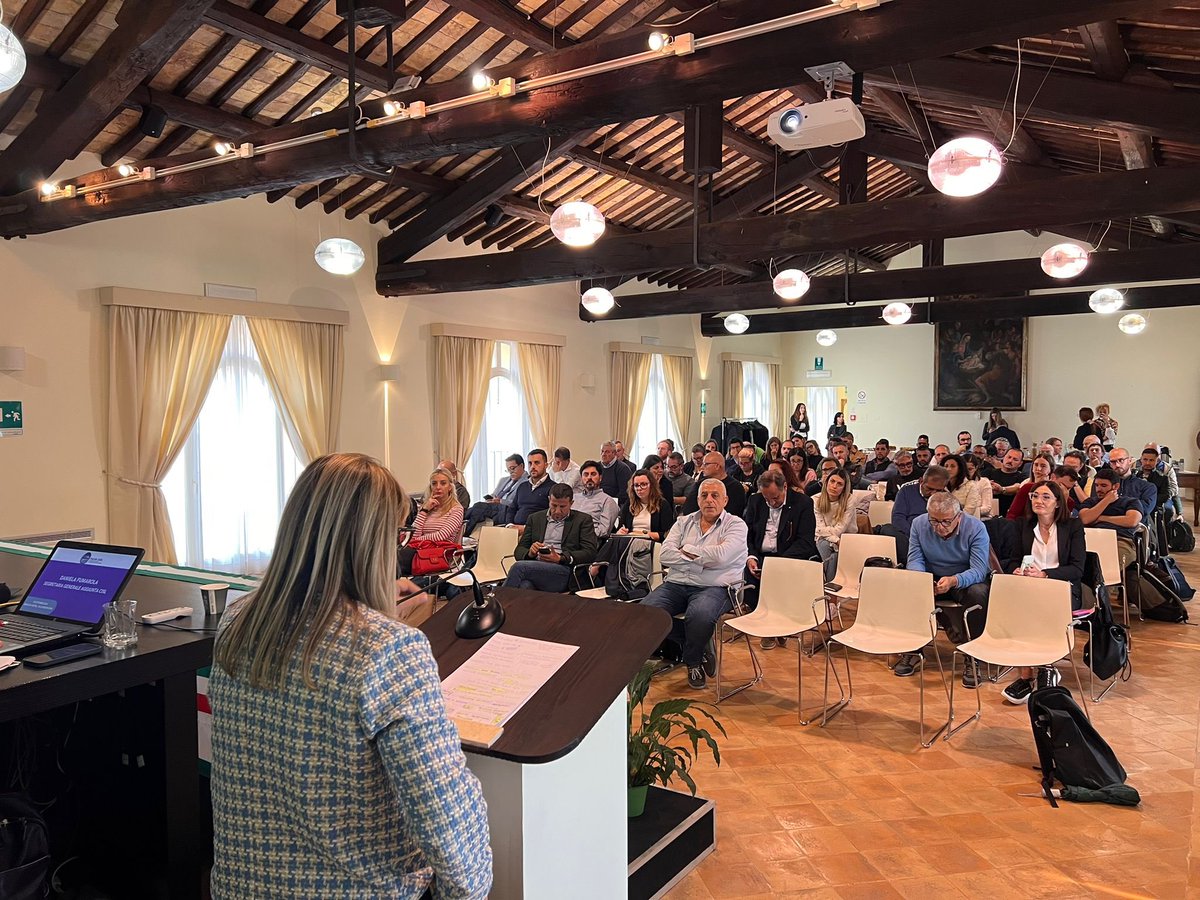 #DanielaFumarola a Cg Felsa Cisl : “Contrattazione e partecipazione, libertà e confederalità, responsabilità e soprattutto autonomia: sono riferimenti sempre presenti nella navigazione della Cisl, oggi più che mai attuali e indispensabili per disinnescare i rischi e governare  le