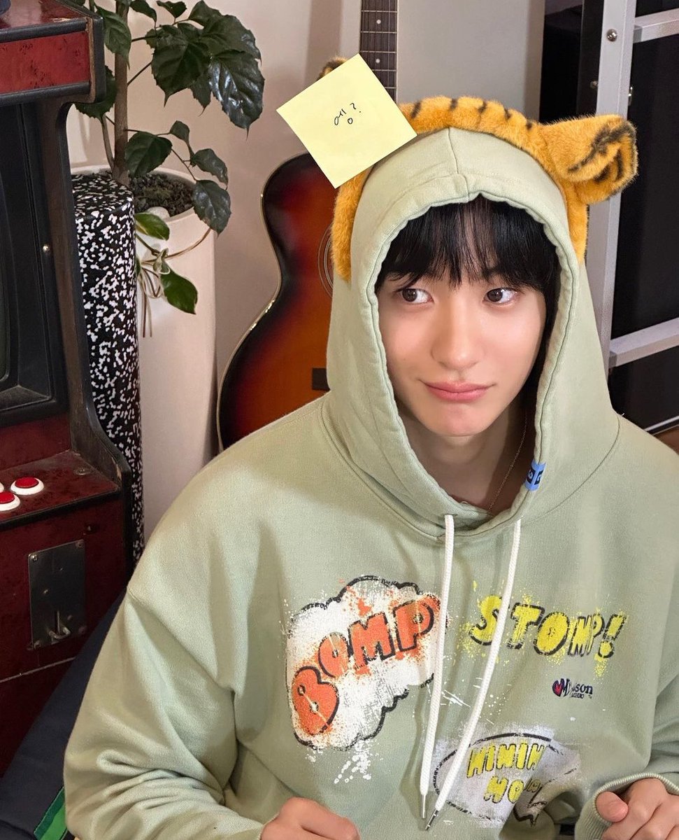 timetoanton's tweet photo. 231003 riize_official instagram 

🐯🏀🏠

#RIIZE #라이즈 #ANTON #앤톤 https://t.co/fkzdjvA8TR