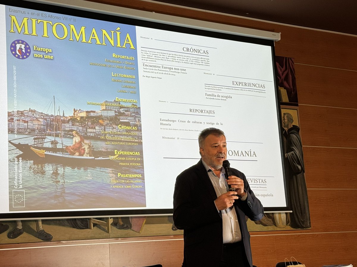 El alcalde Darío Dolz ha acompañado al alumnado del IES Alfonso VIII en la presentación de la revista Mitomanía, una publicación en la que pueden leerse opiniones, experiencias y contenidos de sus estancias educativas en Europa.