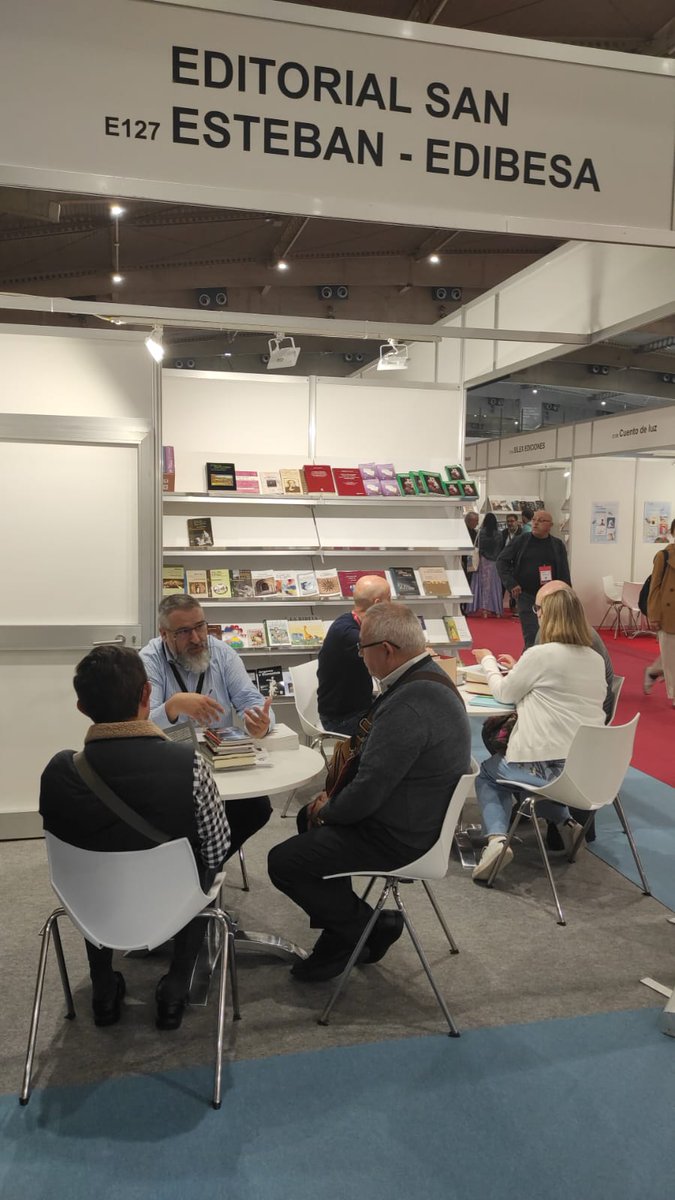edibesa's tweet photo. 👌¡Seguimos en #Liber2024, la Feria Internacional del Libro del 1 al 3 de octubre en Barcelona!

🚀Compartiendo desafíos y pasión por la educación, las letras y la cultura.

#Liber24   #PremiosLIBER   #EditorialEdibesa
cc @FGEEenlinea @FeriaLiber https://t.co/JnbCgXneQr