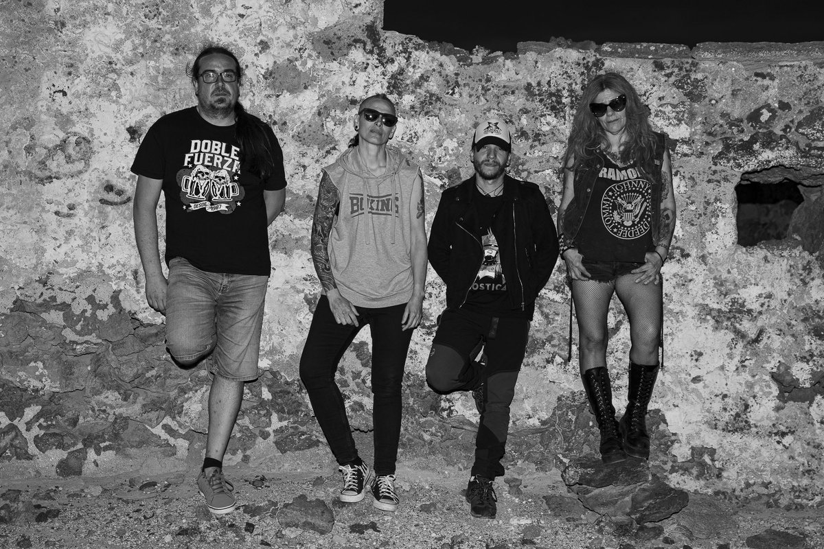 Penadas Por La Ley (@penadasporlaley) on Twitter photo El 12 de Octubre nos vemos en el <a href="/KalikenyoRock/">Kalikenyo Rock</a> 🔥✊🏽
#PunkRock #KalikenyoRock #12O #Penadasporlaley El 12 de Octubre nos vemos en el <a href="/KalikenyoRock/">Kalikenyo Rock</a> 🔥✊🏽
#PunkRock #KalikenyoRock #12O #Penadasporlaley