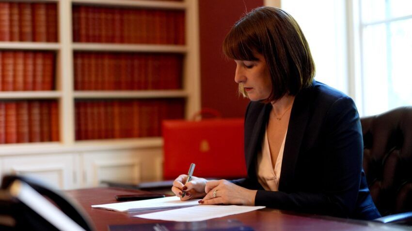 Ellis & Co (@ellisaccounting) on Twitter photo With less than 4 weeks until the first Labour #AutumnBudget in 15 years, there's been speculation surrounding Chancellor Rachel Reeves' proposed plans.
What are your predictions? 🤔
<a href="/BizMattersmag/">Business Matters</a> share some potential announcements 👉 buff.ly/3ZOk4La
#Budget2024 With less than 4 weeks until the first Labour #AutumnBudget in 15 years, there's been speculation surrounding Chancellor Rachel Reeves' proposed plans.
What are your predictions? 🤔
<a href="/BizMattersmag/">Business Matters</a> share some potential announcements 👉 buff.ly/3ZOk4La
#Budget2024