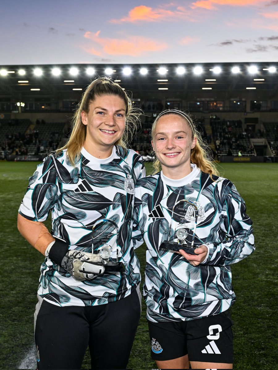 NUFCWomen's tweet image. The 1️⃣0️⃣0️⃣ club! 🖤🤍

@DonnellyG1 and @katiebarker9_ were presented with special awards at Kingston Park after reaching 100 appearances for the club!