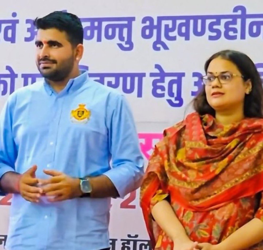 _official_009's tweet photo. सम्पूर्ण बाड़मेर के विकास का भविष्य
DM BARMER @dabi_tina
MLA #SHEO @RavindraBhati__
#Ravindrasinghbhati #barmer #tinadabi #barmercollector #Rajasthan #Futures #collector #MLA #sheo #barme https://t.co/IJjvWxelwo