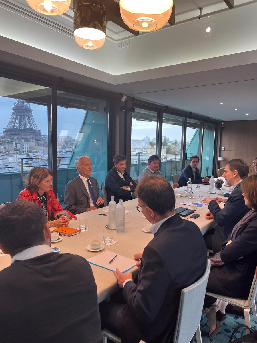 Patrick Martin (@patrickmartin_1) on Twitter photo Garde d’enfants, soutien scolaire, aide à domicile, les entreprises de la <a href="/FESP_SERVICES/">FESP_SERVICES</a> sont au cœur de la vie de notre pays, des acteurs essentiels au service de l’emploi dans les #territoires et de la cohésion nationale. Cher <a href="/brice_alzon/">Brice Alzon</a>, chers membres de la FESP, vous pouvez Garde d’enfants, soutien scolaire, aide à domicile, les entreprises de la <a href="/FESP_SERVICES/">FESP_SERVICES</a> sont au cœur de la vie de notre pays, des acteurs essentiels au service de l’emploi dans les #territoires et de la cohésion nationale. Cher <a href="/brice_alzon/">Brice Alzon</a>, chers membres de la FESP, vous pouvez