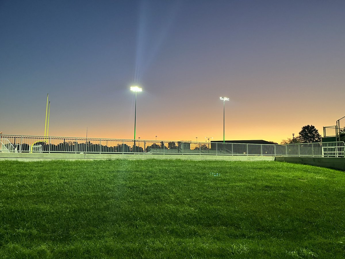 SOHSGirlsBB's tweet image. 🐉Last Pre-Season lift this morning. Going to rest, and then it’s OFFICIAL. 🐉