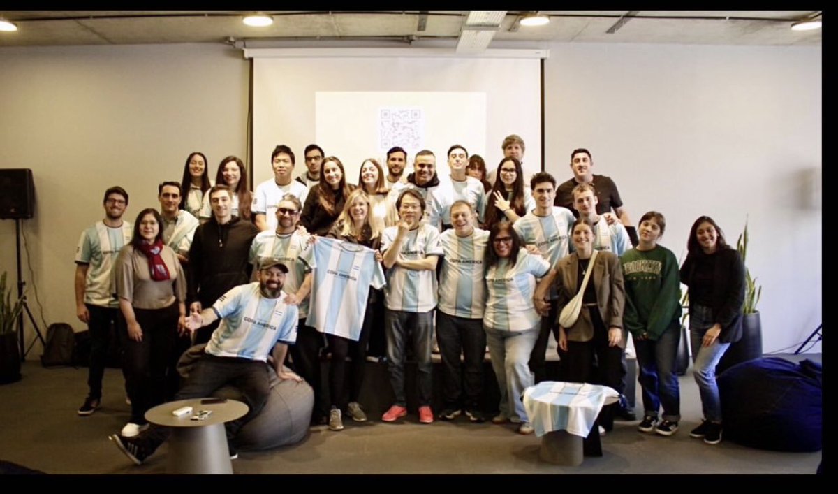 SNET_Latam's tweet photo. ¡Bienvenidos a Argy Power de @SolanaArg en el desafío #CopaSol impulsado por @ASI_Alliance, un pista especial de la Copa América, organizado por el Laboratorio de Innovación @Fetch_ai y @SingularityNET!
🧵Entramos en el tercer día, toda la información que necesitas para participar 👇