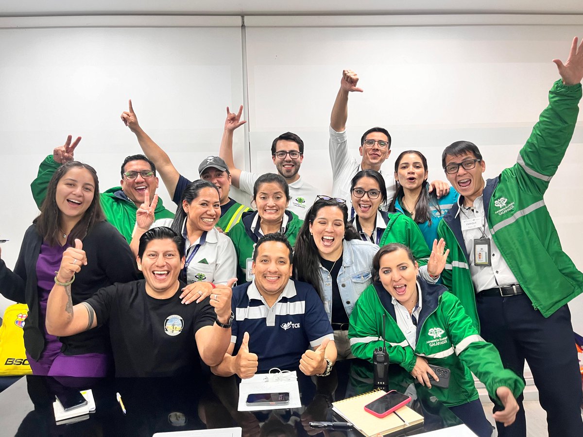 aerogalapagos's tweet photo. 🌟 ¡Éxito en el Programa de Liderazgo para Mandos Medios en el Aeropuerto Ecológico de #Galápagos!
Este viaje transformador potenció habilidades y fomentó la participación de #mujeres en roles directivos. ¡El futuro es prometedor!
💪🌍✨ #Ecogal #Liderazgo https://t.co/2gw3z9MHfm