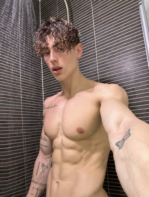 leonvers7's tweet image. Morning