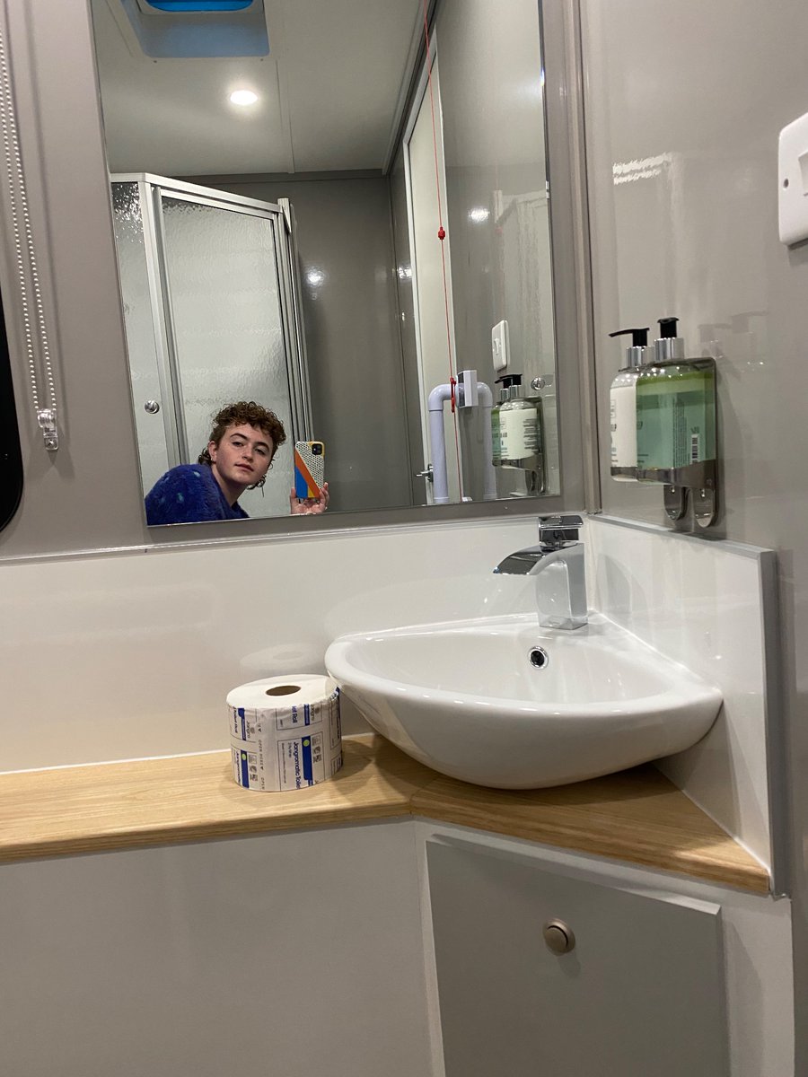 Riversof_shadow's tweet photo. Heartstopper season 3 is out and you should go and watch ittt 💃🍂

Here’s me doing a wee at about 6am in my accessible trailer cos I was very excited about the accessible trailer https://t.co/OPGGiJ85q7