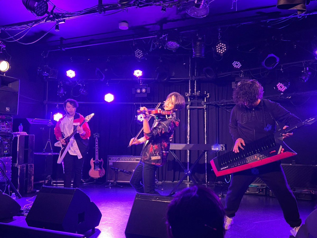 Yuichi_DC's tweet photo. 9/29のライブの余韻にまだ浸ってる🤤
遅ればせながらセットリストです🫡

BEGGINNING
Ark of Ambition

PAGEANT
NO LIMIT
NEXT LEVEL

MY DEAR
GROLIA
DREAMER

初公開のArk of Ambitionは、希望の方舟って訳してください😉

今月はいつもの３人で
27日の南大津通歩行者天国まちかどライブに出ます！ https://t.co/GdLWJiun7K