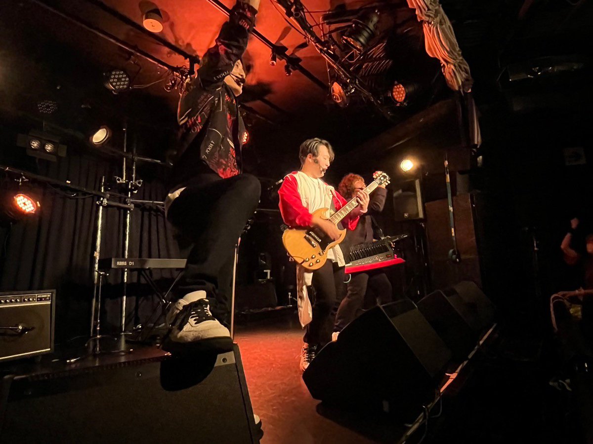 Yuichi_DC's tweet photo. 9/29のライブの余韻にまだ浸ってる🤤
遅ればせながらセットリストです🫡

BEGGINNING
Ark of Ambition

PAGEANT
NO LIMIT
NEXT LEVEL

MY DEAR
GROLIA
DREAMER

初公開のArk of Ambitionは、希望の方舟って訳してください😉

今月はいつもの３人で
27日の南大津通歩行者天国まちかどライブに出ます！ https://t.co/GdLWJiun7K