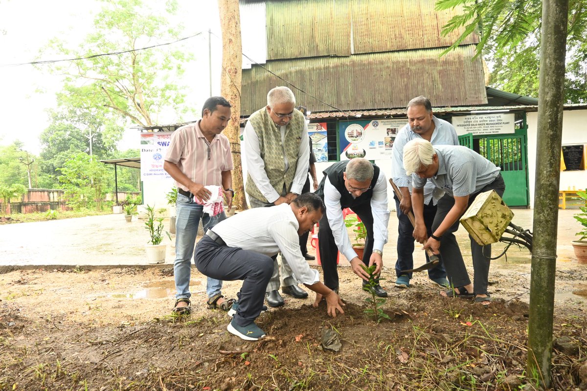 CSIR-NEIST celebrated the 83rd CSIR Foundation Day with much zeal and enthusiasm on 30 September 2024 which was attended by an august gathering of dignitaries, invitees, eminent personalities from in and around Jorhat district, besides CSIR-NEIST fraternity.