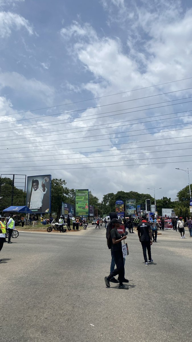 akosuashirly's tweet photo. Current location: Kwakudi 
Decathlon 

12:22

#freethecitizens #stopgalamsey https://t.co/CTeA1P0km2