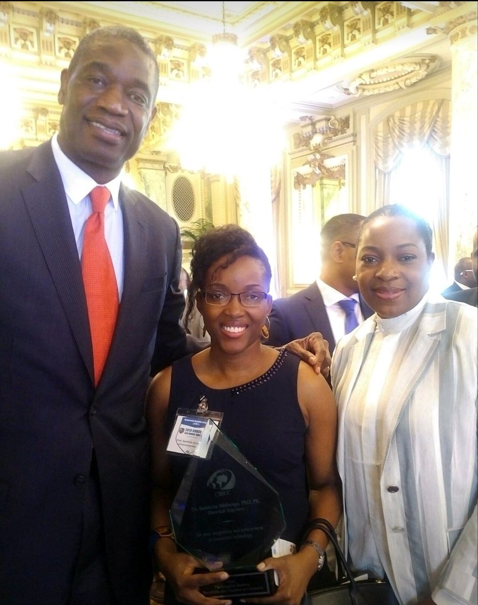 NgalulaPe's tweet image. 40 days ago I lost my father. And now I lost my brother and friend @officialmutombo. He was a giant with a golden heart. My condoleances to Maman Rose and the family. May his soul rest in peace.
