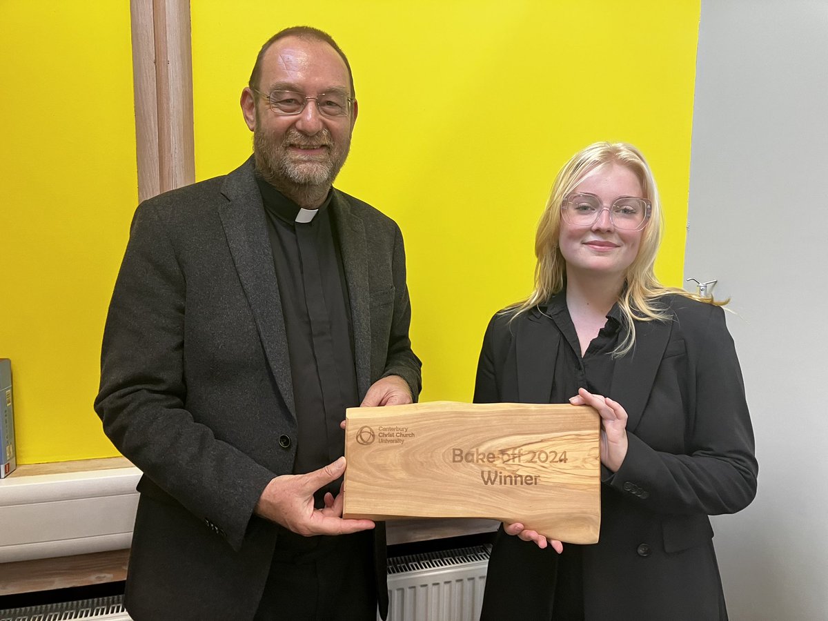 Throw back to #futuresday @canterburyccuni was finally able to award @fiona1634 her trophy for winning the #greatchristchurchbakeoff2024 with her fabulous three tiered Ferrero Roche extravaganza #chaplain #chaplainslife #cathedralsgroup #bakeoff