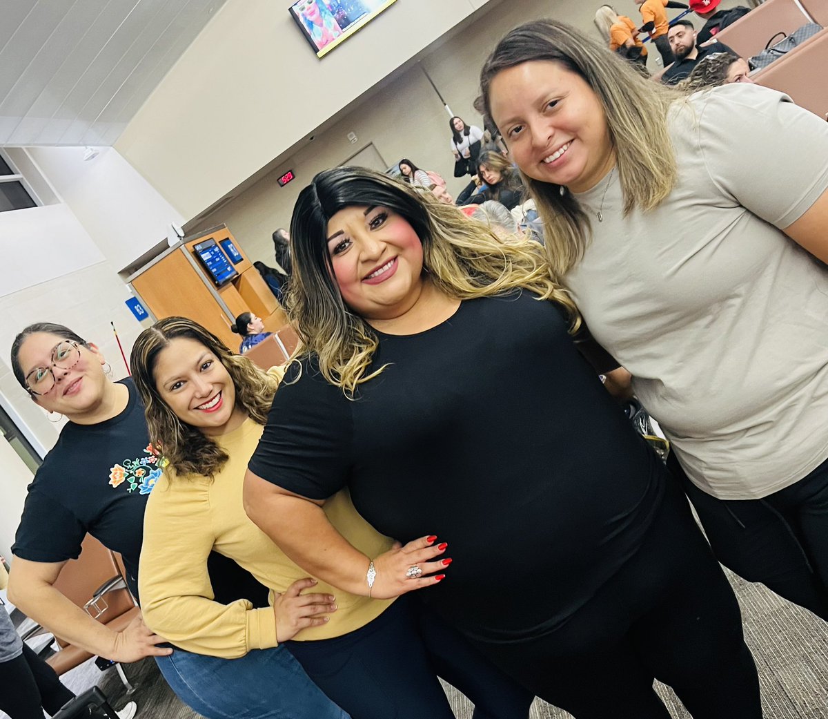 DocGlo16's tweet image. We are heading to NYC for our final Cahn experience! Thank you so much @CahnFellowship for all the amazing learning and growth opportunities! So excited to present our POP at the Annual Leadership Conference tomorrow! #SAISDFamilia #CahnDistinguishedPrincipals #Transformative21