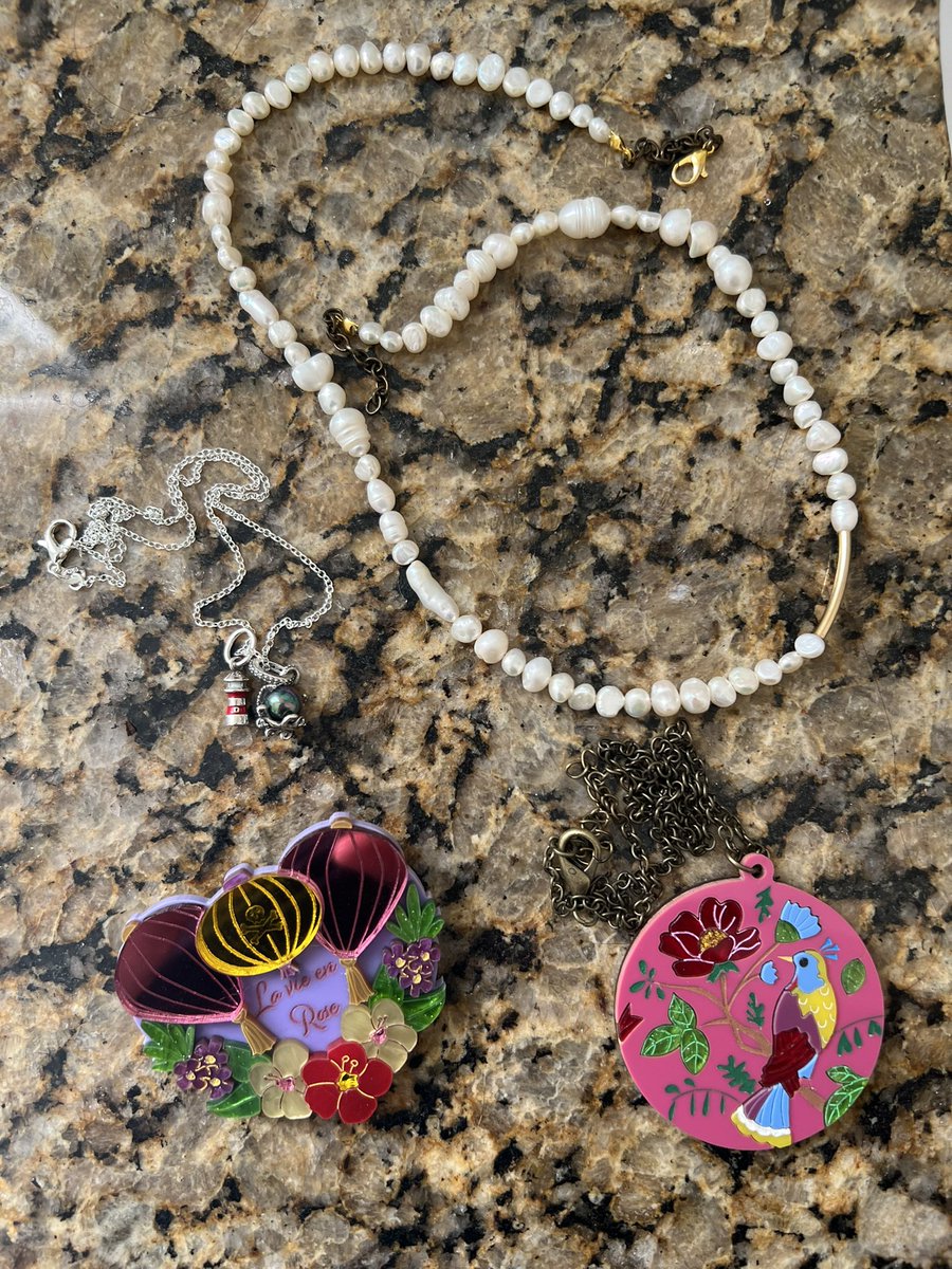 FayeFaye041005's tweet photo. I absolutely adore my jewelry from @harlansemporium, @WithyWorkshop, and   @FrankieOFMD 

There is so much talent on this ship!!! https://t.co/bZrUfuFCQb