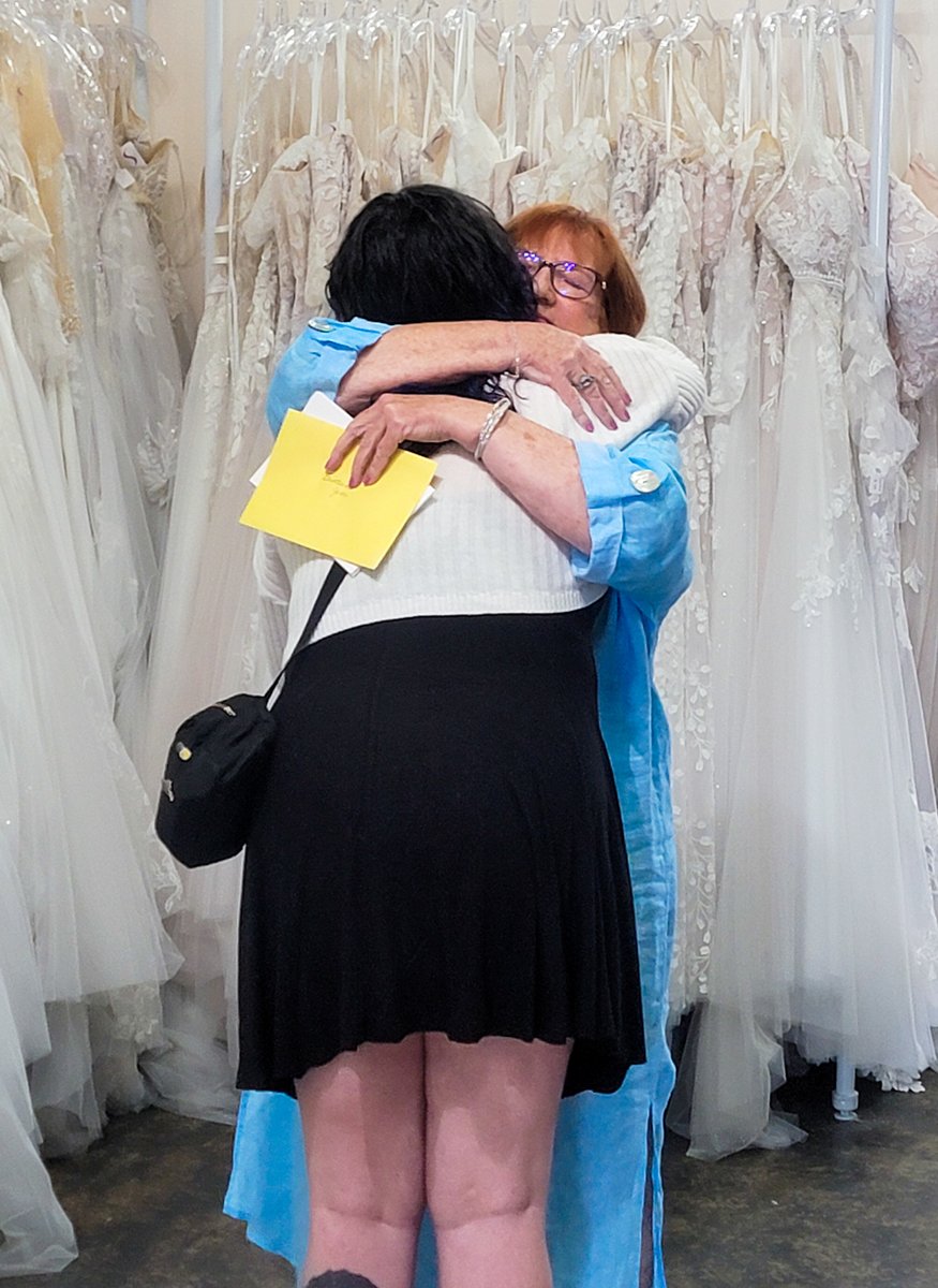 strutbridal's tweet image. Hey, PLUS size brides! Ready to find the dress? 🌟 Grab your squad, mom, and even grandma, and head to our Long Beach, California showroom! 
#longbeachbride #labride #californiabride #longbeachwedding #lbbridal #plussizebride #curvybride