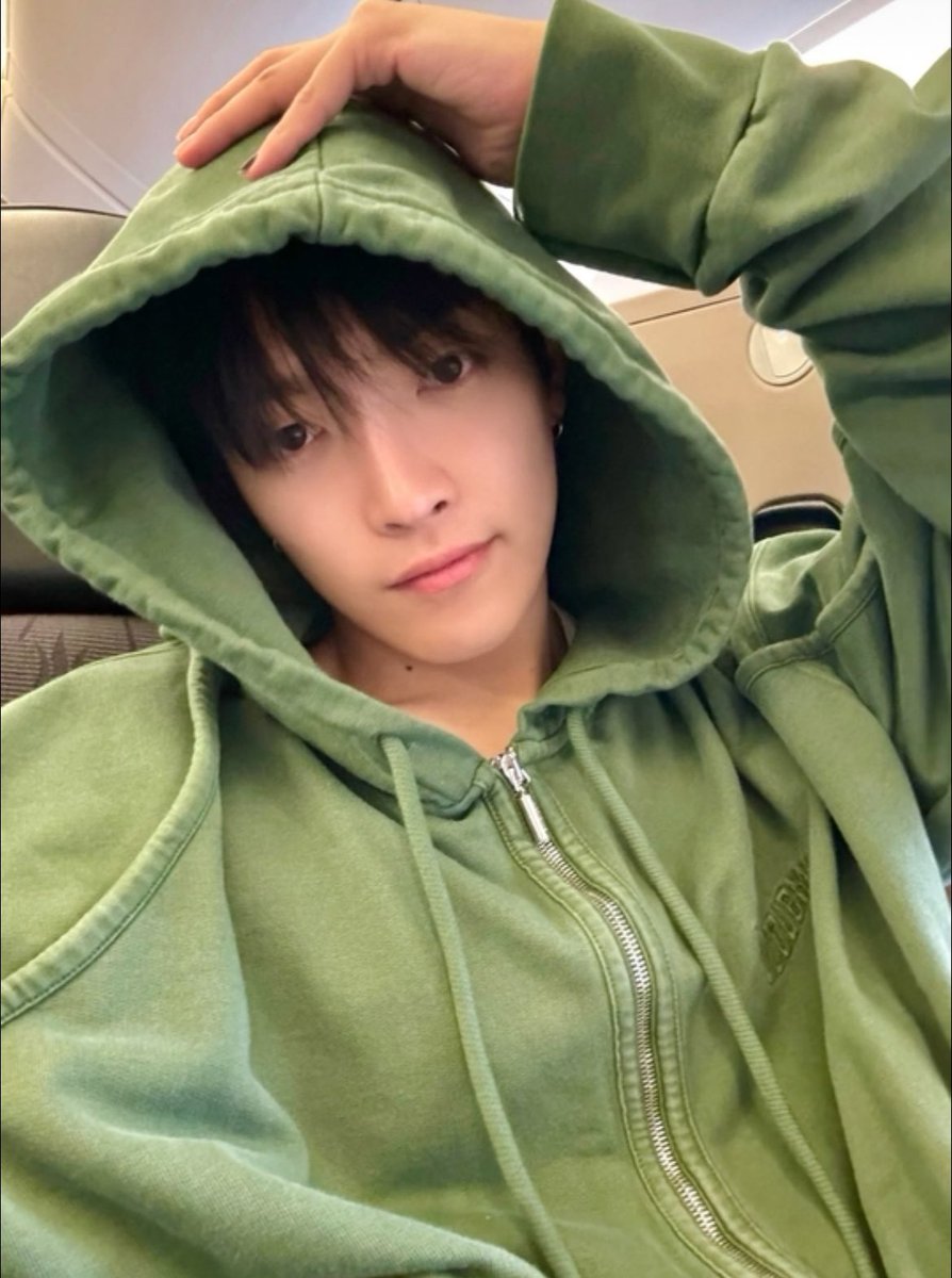 batyunou's tweet photo. #elitwt selca day 🐙🐶💘🏕️ https://t.co/BlgPsZPdCh