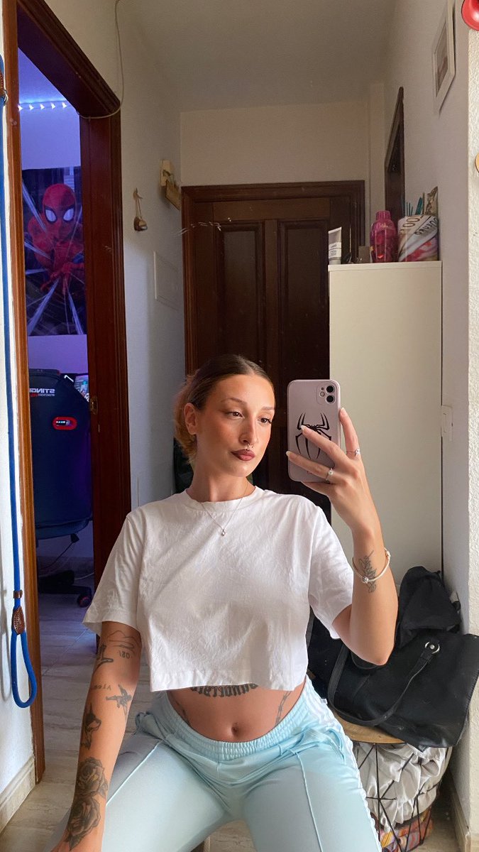 Devorando en el dress to impress y ayunando en el valorant💅🏼🫦

Team <a href="/SuzakuEsports/">SZK Esports</a> ✨

Enlace en los comentarios💜