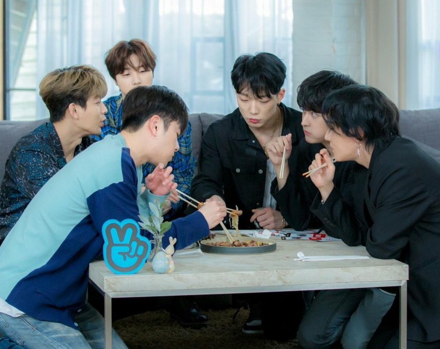 jyane_juneya's tweet photo. We strongly request that the fandom name "EYEKONS/아이콘즈" of KATSEYE, under HYBE and GeffenRecords, be changed because it is very similar to the existing group "iKON/아이콘 . 

RESPECT THE NAME 
#RESPECTiKON 
#iKONnotEYEKONS 
#iKON #아이콘 #iKONICS https://t.co/PlotOYCdP5