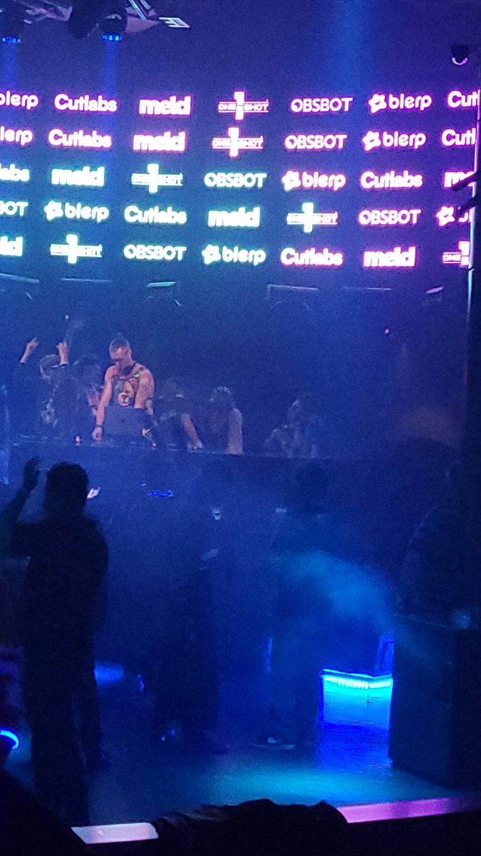 Sorry for not posting - but this basically sums up my twitchcon experience, having a ton of fun and running into so many more people that I thought I would. Pending GDQ/Selfie dump w/ others soon™️.