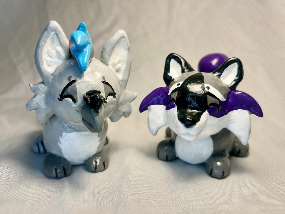 icepaw2121's tweet photo. I made me and fiancés sonas into little guys 💕 I’m opening these for commissions for 50! If you’re interested DM me!! #commissionsopen #furryart #clayfigure #polymerclay #sculpey https://t.co/8U27xcmPsz