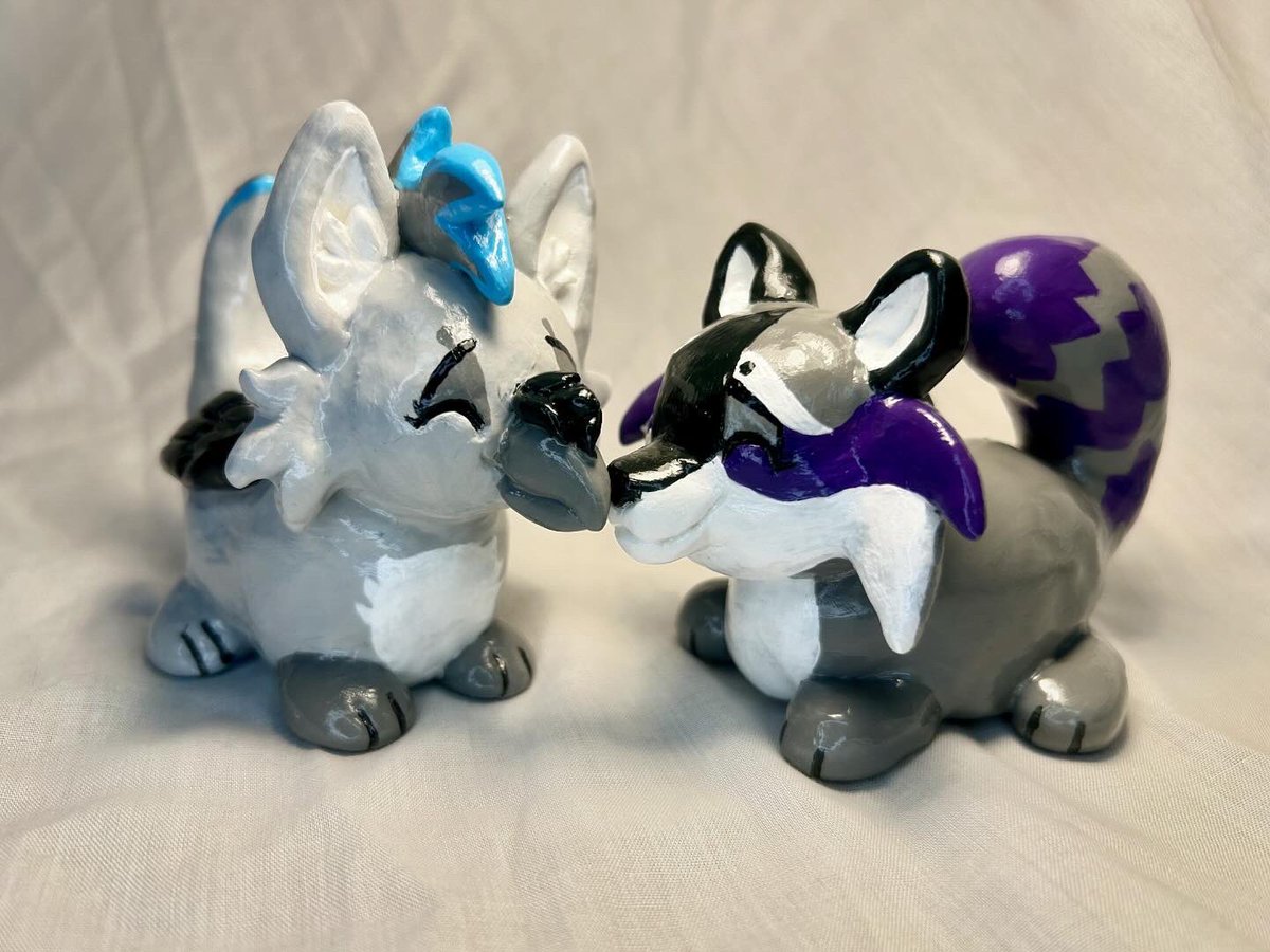 icepaw2121's tweet photo. I made me and fiancés sonas into little guys 💕 I’m opening these for commissions for 50! If you’re interested DM me!! #commissionsopen #furryart #clayfigure #polymerclay #sculpey https://t.co/8U27xcmPsz