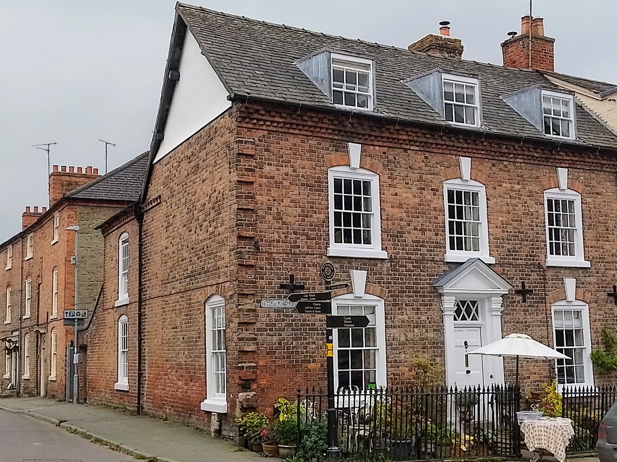 I'm in Trefaldwyn (Montgomery) Powys today. This house was once home to #BelgianRefugees, including Louise Mertens, a "maid of all trades" seeking a job as a housemaid through the pages of L'Indépendance Belge, May 4th, 1915.