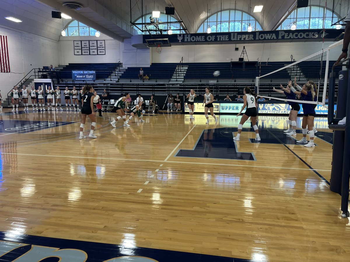therealjmoh79's tweet photo. Local alumni in action with @NWBearcatVB in Fayette vs Winona State

Former @GCVBSpartans @kyah_luhring and @ElleryLuhring and @APVolleyball1 @KasidyMohwinkle getting a chance to compete in their home state https://t.co/GPROsW1CD0