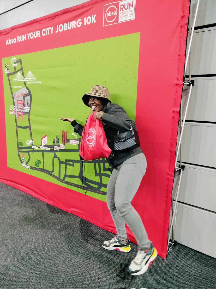 LhollyPoppy's tweet photo. We can't wait for Tuesday @AbsaSouthAfrica #AbsaRun race pack collection https://t.co/b7TCyU0WDK