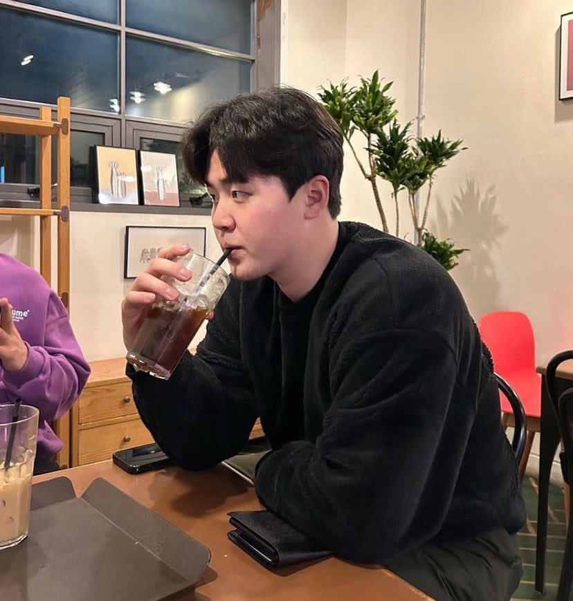 사실 저도 주운 거라 화질이 깨진 상태였는데
친절한 트친분께서 원본을 주심 。。🫰🏻