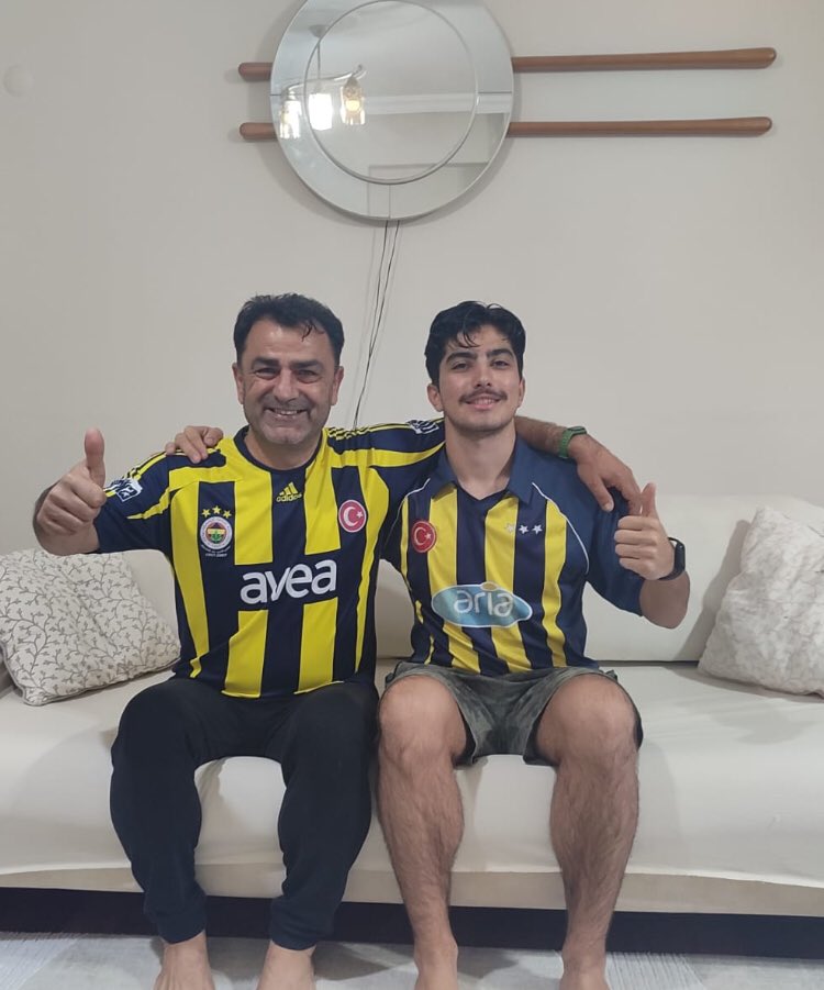 Biz derbi maçına hazırız.Başarılar FENERBAHÇEM 💛💙💛💙💛💙