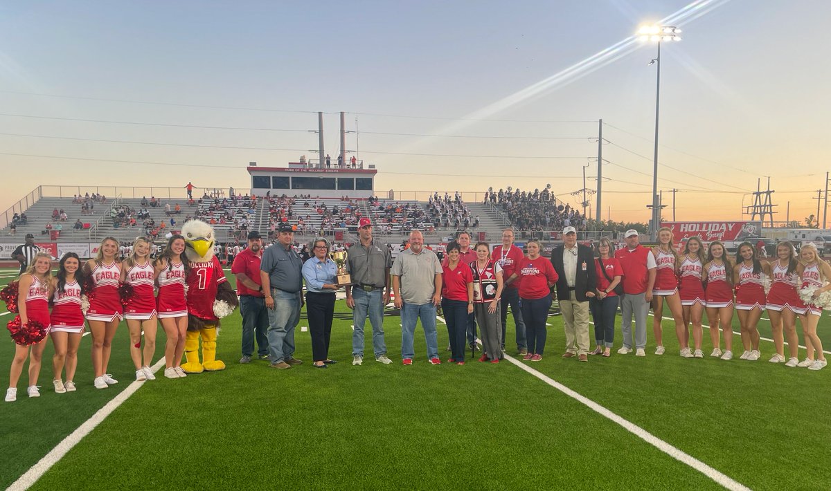 Continuing the tradition of Excellence, Holliday High School accepted their 6th UIL #LoneStarCup trophy last night. Congrats to everyone involved! 🏆

<a href="/HollidayISD/">Holliday ISD</a> | <a href="/TXFBinsurance/">Texas Farm Bureau Insurance</a>