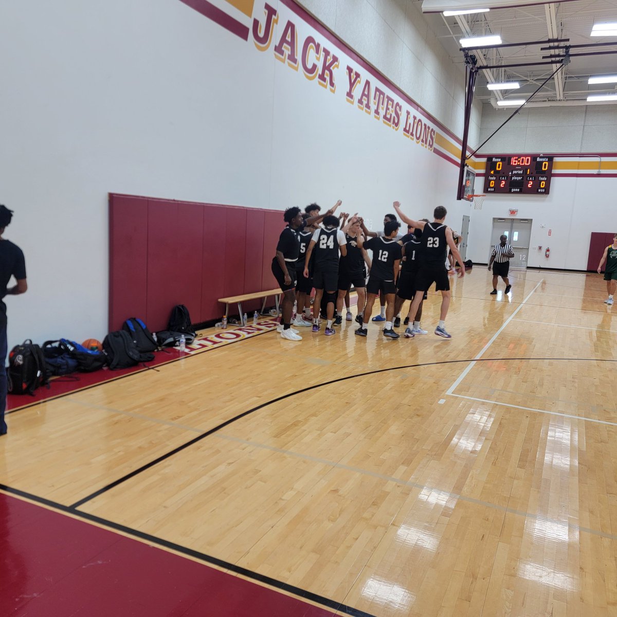 Travis Pittman (@travpitt67) on Twitter photo Got off to a 15-0 run to start the <a href="/ExposureOtr/">OTRExposure</a> Showcase! Loved our defensive effort all game.
<a href="/RPBoysBball/">Ridge Point Basketball</a> 41
Woodlands Christian 18
#STM #C>S #brotherhood Got off to a 15-0 run to start the <a href="/ExposureOtr/">OTRExposure</a> Showcase! Loved our defensive effort all game.
<a href="/RPBoysBball/">Ridge Point Basketball</a> 41
Woodlands Christian 18
#STM #C>S #brotherhood