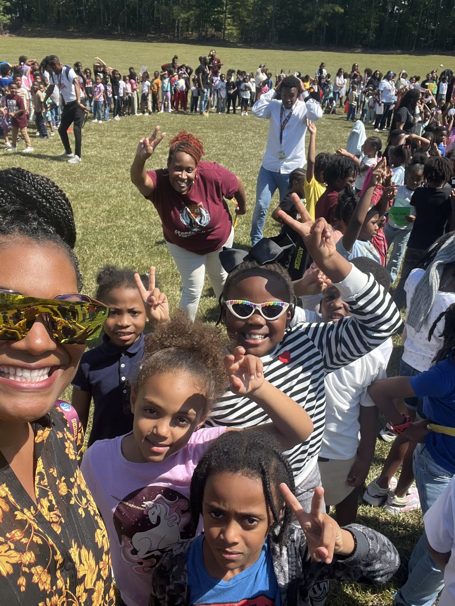 Cultivating a culture of peace! #InternationalDayofPeace2024 <a href="/StonewallTell/">Stonewall Tell ES</a> @aplatimore <a href="/MsKHooks1/">Ms. K. Hooks</a> #IBWorldSchool <a href="/RonMaxwellFCS1/">Ron Maxwell (@FCS)</a> <a href="/parents4edu_SF/">South Fulton Parents</a>