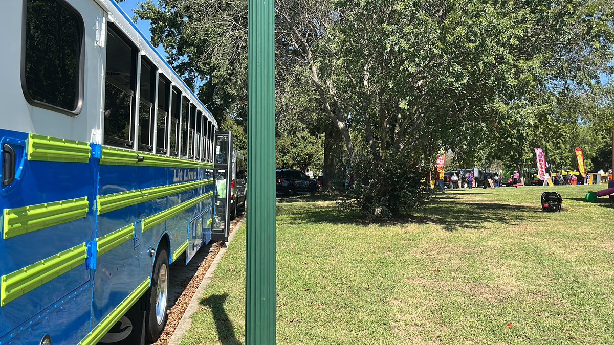 Lit Limo (@litlimo) on Twitter photo We’re at the East End Festival!!! Come get a book!! <a href="/JasonKamras/">Jason Kamras</a> <a href="/RPS_Schools/">Richmond Public Schools</a> We’re at the East End Festival!!! Come get a book!! <a href="/JasonKamras/">Jason Kamras</a> <a href="/RPS_Schools/">Richmond Public Schools</a>