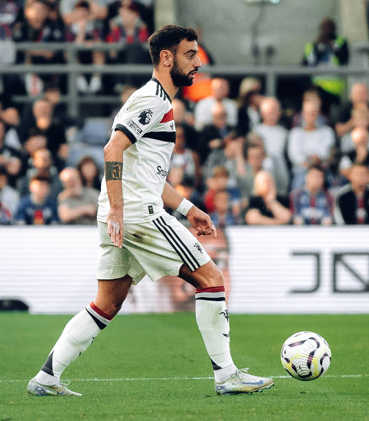 hugoknowsbaII's tweet photo. Christian Eriksen might actually be a more creative 10 than Bruno Fernandes. It's time to break the ice. https://t.co/ufOwFY4Vu4