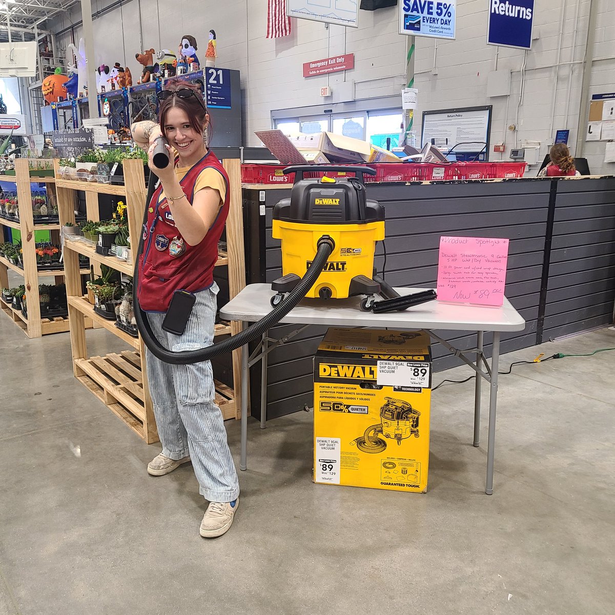 Amber with #R1DEMOS at Summersville Lowes. <a href="/JBBailey9/">JBBailey</a> <a href="/BenitoKomadina/">Benito.Komadina@Lowes</a> <a href="/BlueBoxR1/">@BlueBoxR1</a> <a href="/Jeffrey00746/">Jeff</a> <a href="/johneric88/">John Pyatt</a>