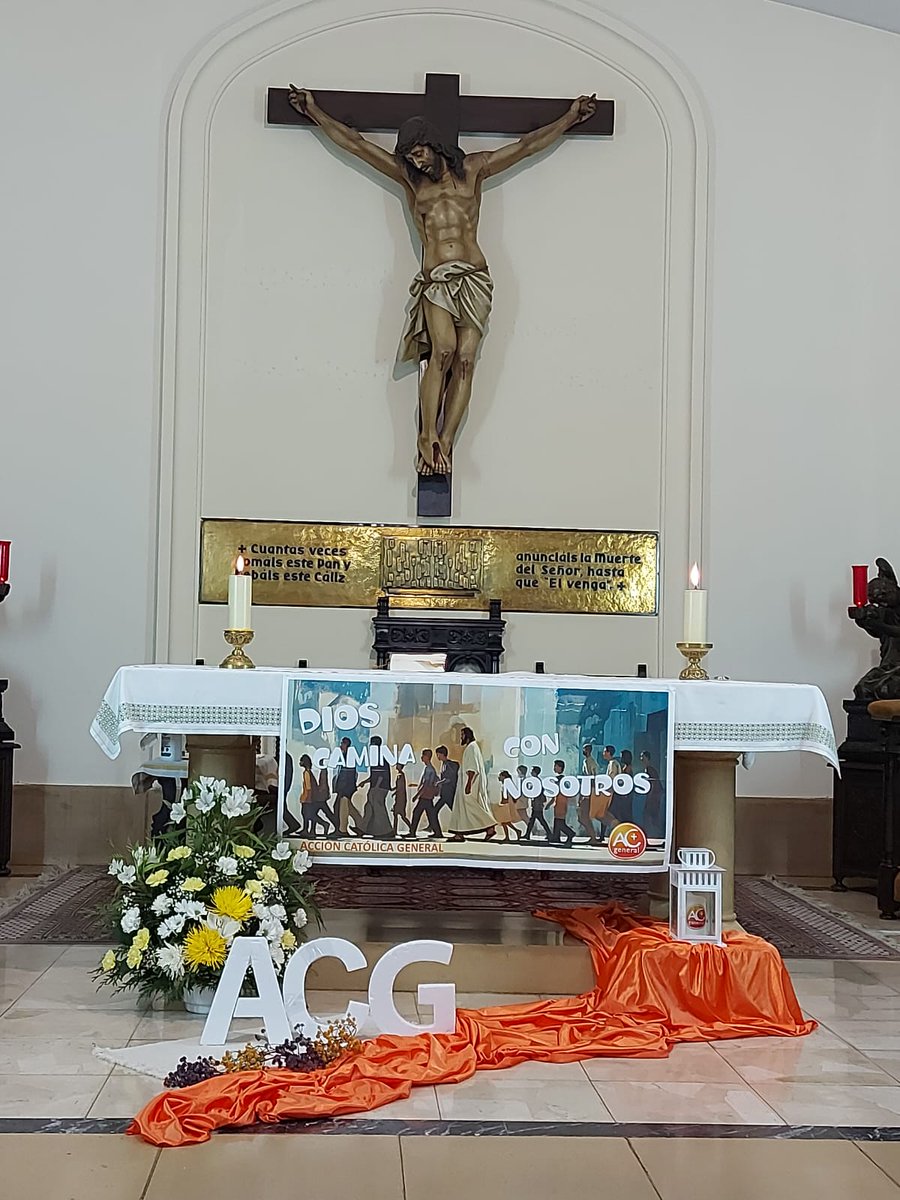 ACGMalaga's tweet photo. Esta mañana arrancó el Pleno, iniciamos la mañana con la Eucaristía poniendo ante el altar a las parroquias de nuestra Diócesis, a sus laicos y sacerdotes. 
Ha sido un regalo que D. Luis Arguello nos haya acompañado y nos haya ayudado a reflexionar sobre la Vida como vocación. 🙏🏼 https://t.co/weX6D7fpAH
